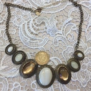 - ❤️ 3/15 Vintage necklace